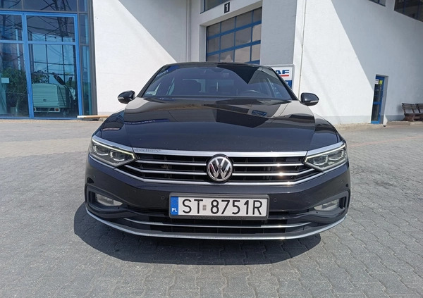 Volkswagen Passat cena 124900 przebieg: 130905, rok produkcji 2020 z Szczytno małe 596